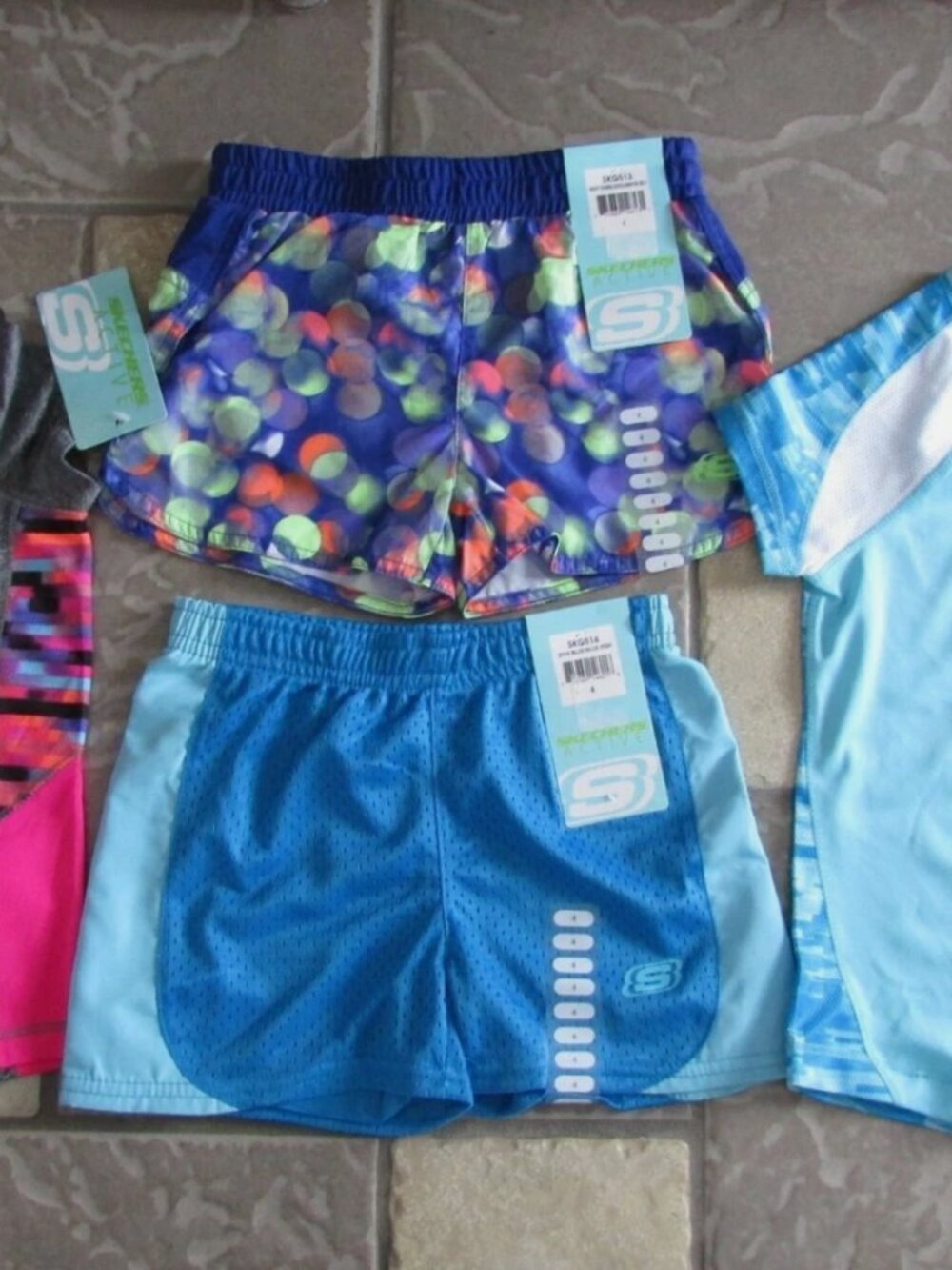 NEW LOT 4 SKECHERS ACTIVE SHORT SLEEVED TOPS & SHORTS GIRLS 4/5